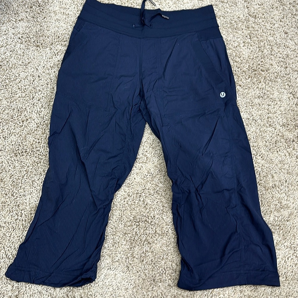 Black Lululemon cropped dance studio pants size 6